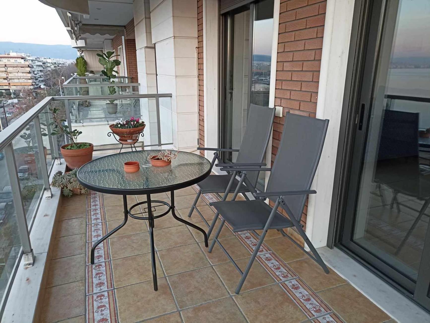 Seafront Family Apartment & Free Parking, The Cruiseflat Salonicco Esterno foto