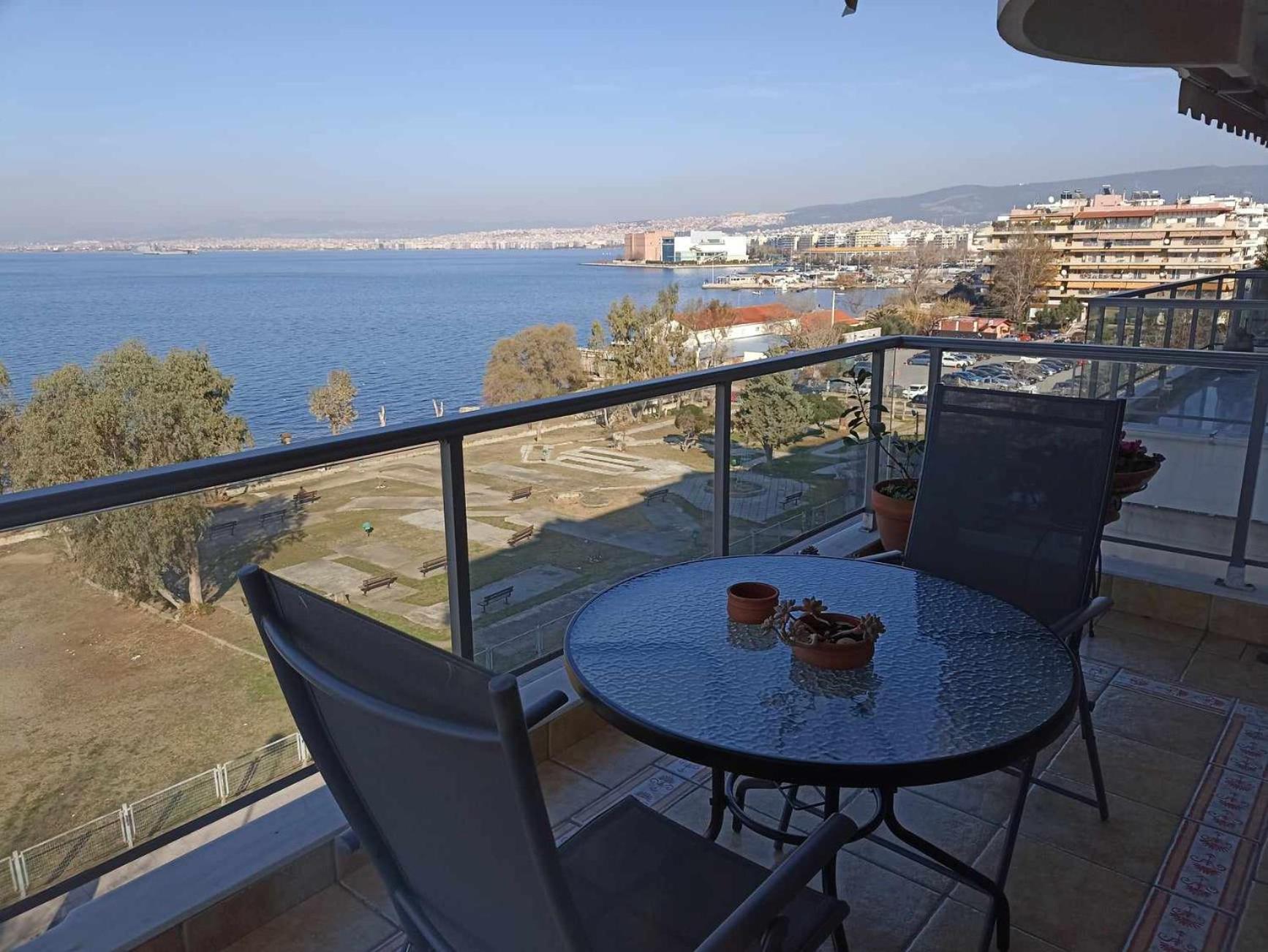 Seafront Family Apartment & Free Parking, The Cruiseflat Salonicco Esterno foto